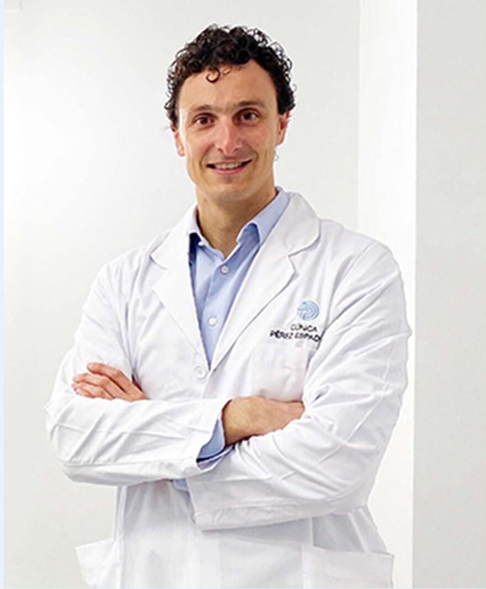 Dr. Alberto Pérez Espadero, Cirujano plástico y fundador